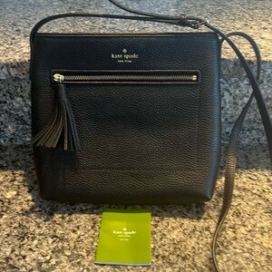 Kate Spade pebbled large cross body purse

Excellent condition/never used